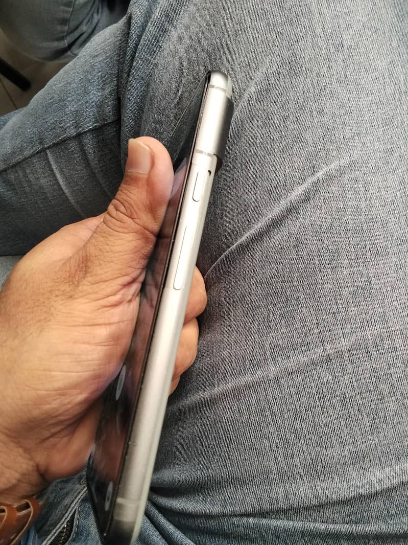 Google Pixel 8 3