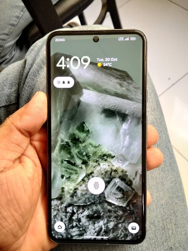 Google Pixel 8 4