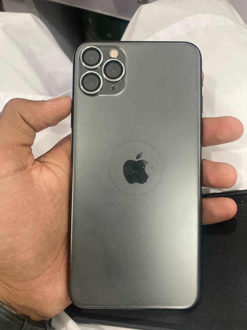 Apple iPhone 11 Pro Max 2