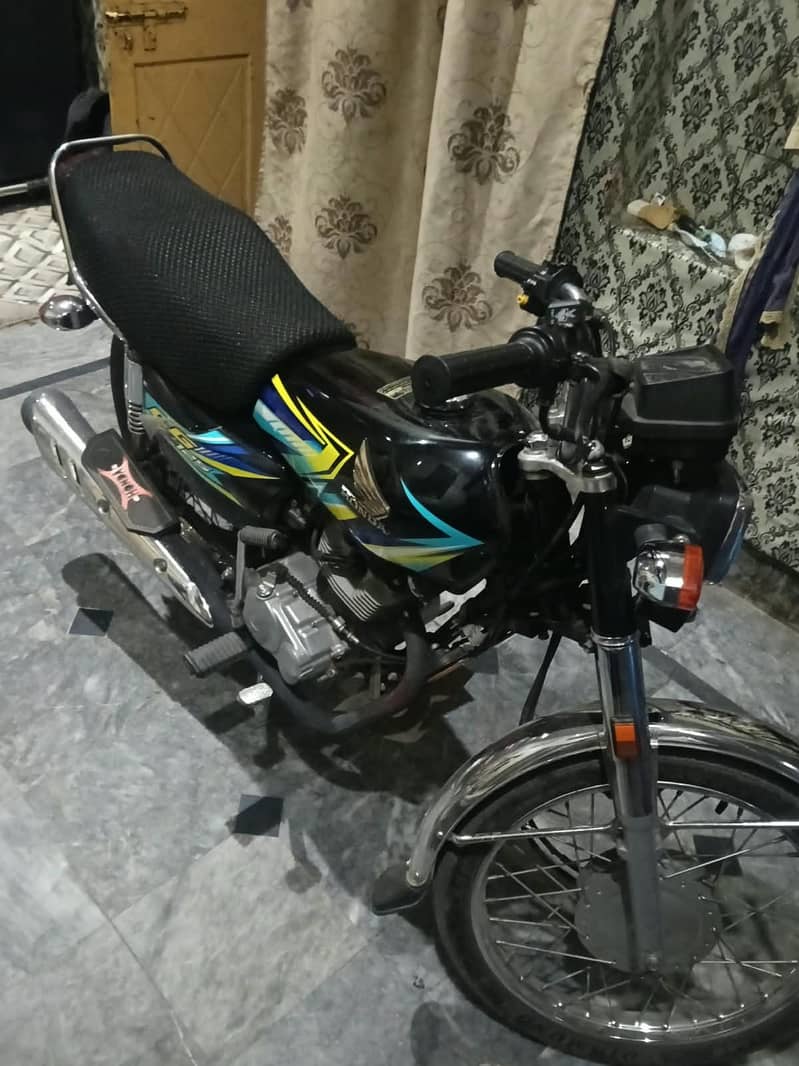 125 2025 model 2