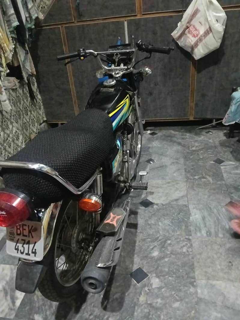 125 2025 model 6