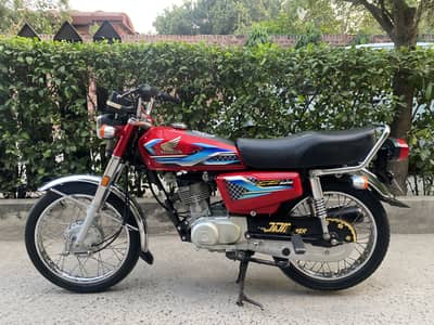 Honda CG 125 Call 03029636017 All genuine condition argent sale