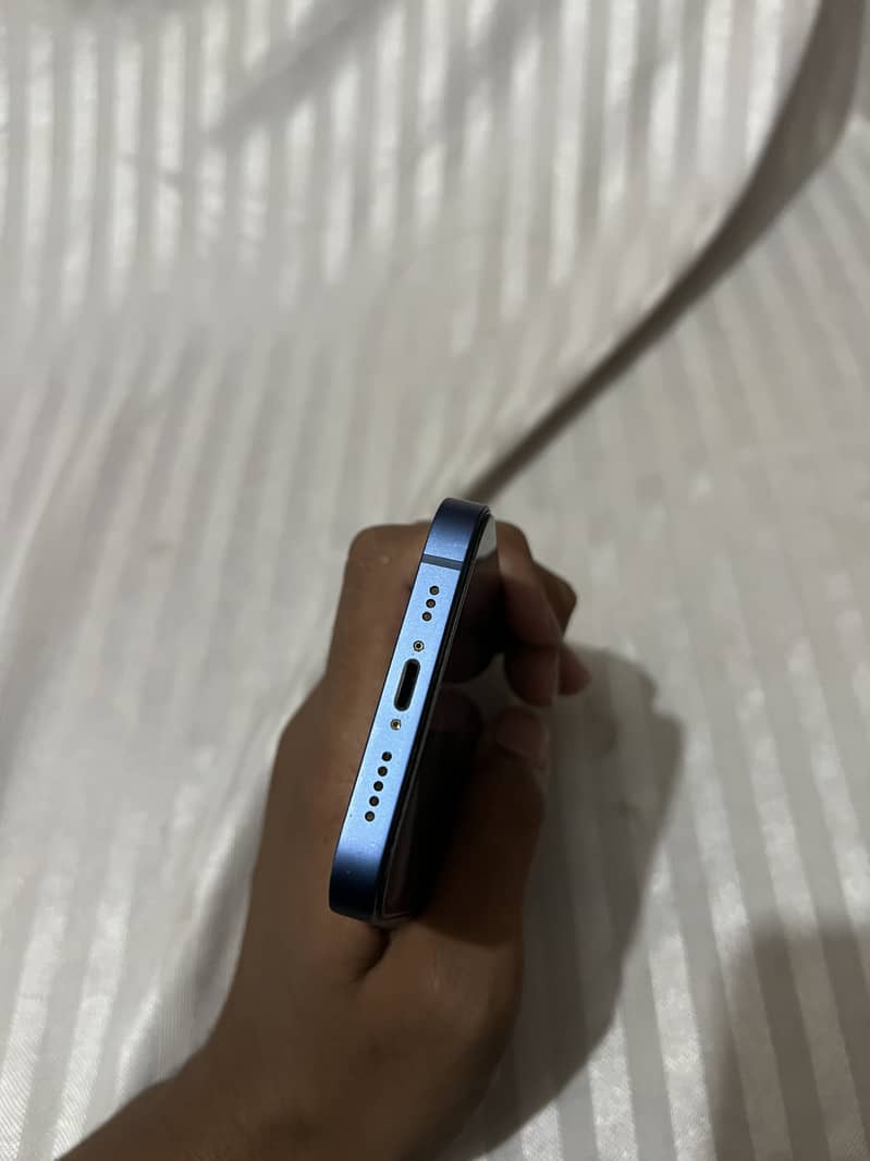 Apple iPhone 13 1