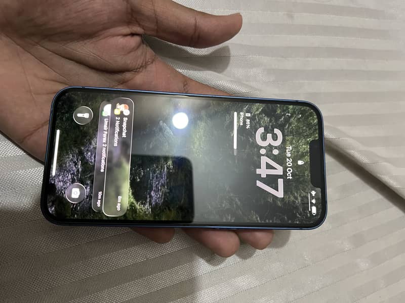 Apple iPhone 13 5