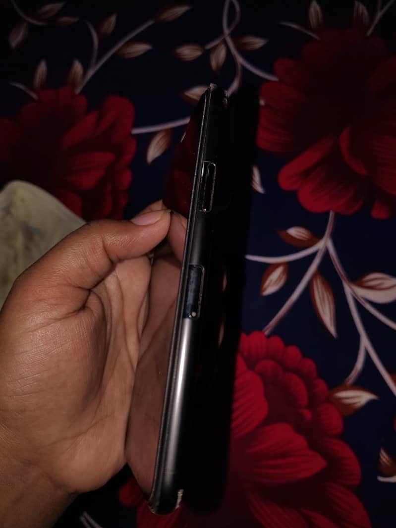 Apple iPhone 11 Pro 3