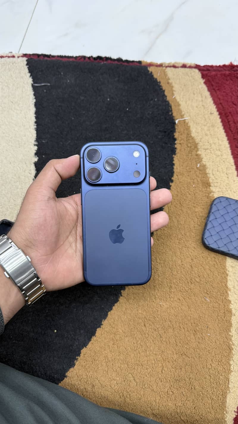 Apple iPhone 17 Pro 0