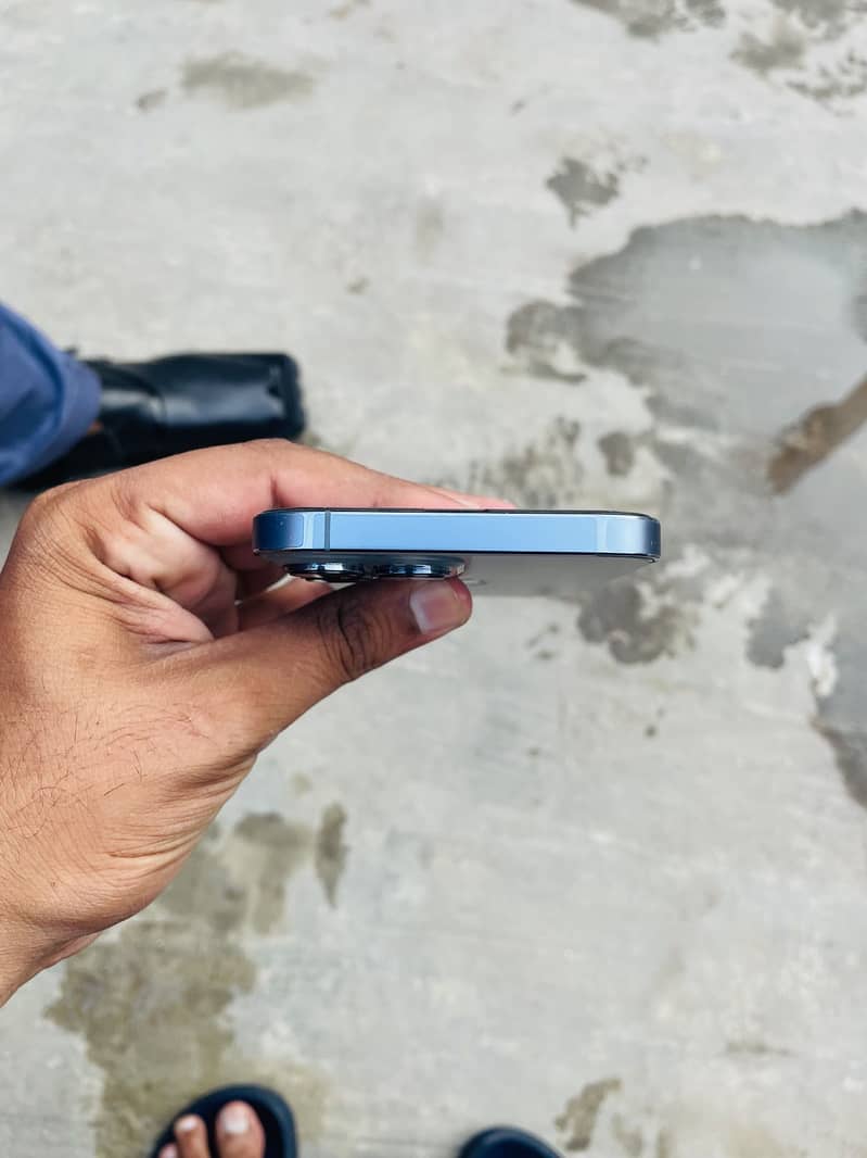 Apple iPhone 13 Pro Max 8