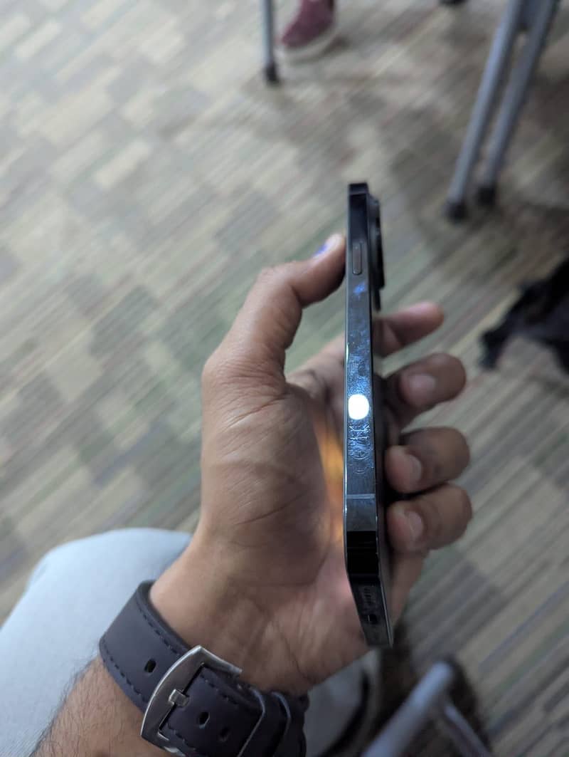 Apple iPhone 14 Pro Max 3