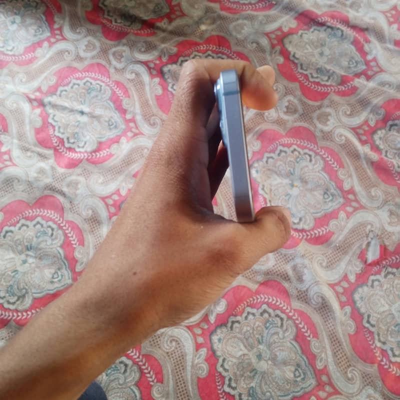 Apple iPhone 14 2