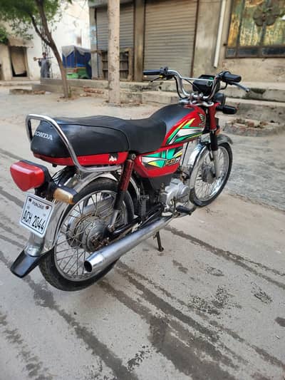 Honda 70 21 model urgent sale 03247678712