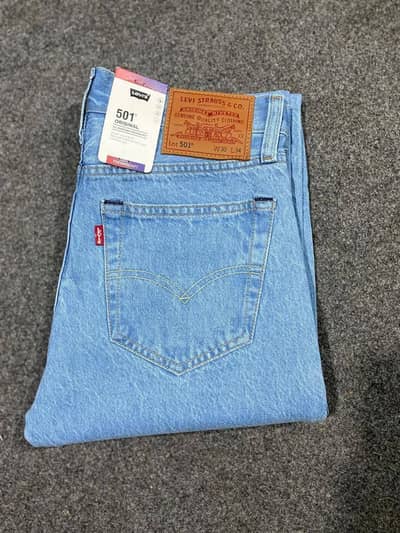 Premium Quality Levi’s Jeans – All Sizes & Colours Available