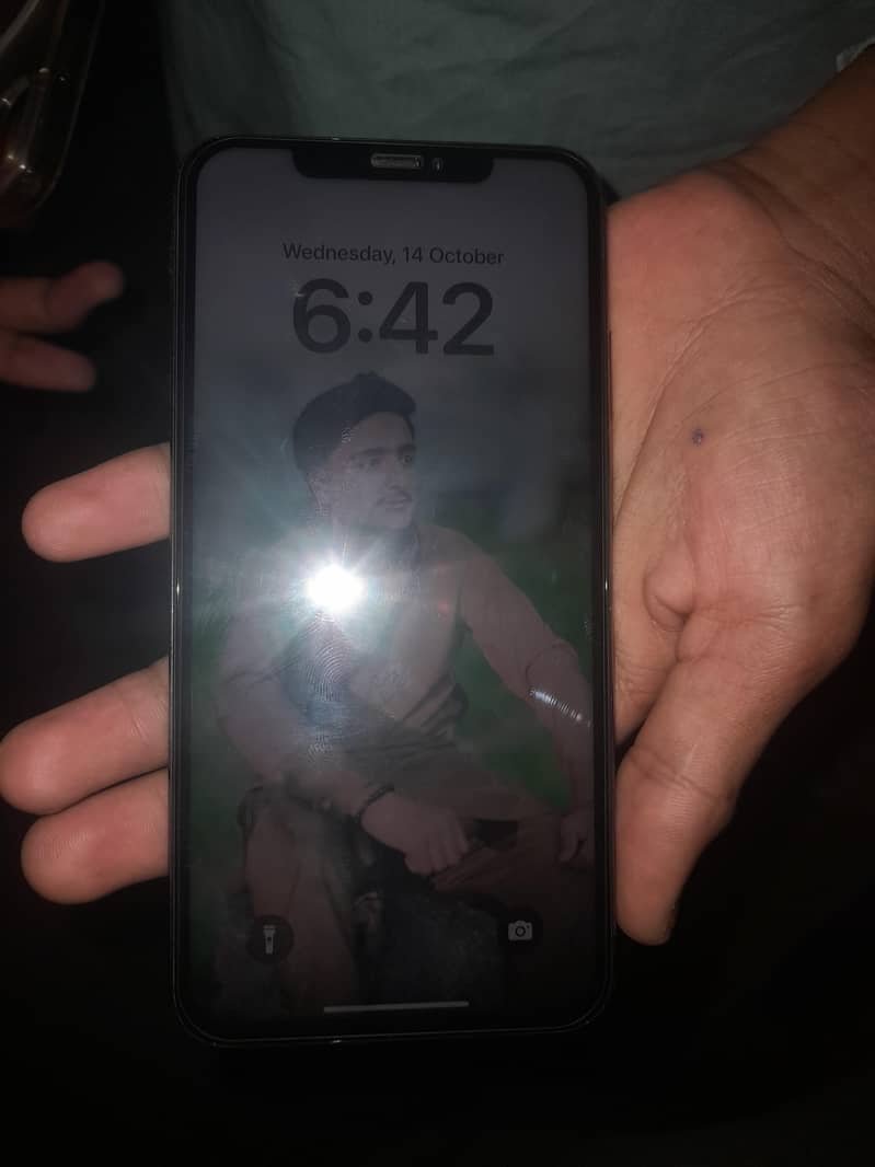 Apple iPhone XS 3