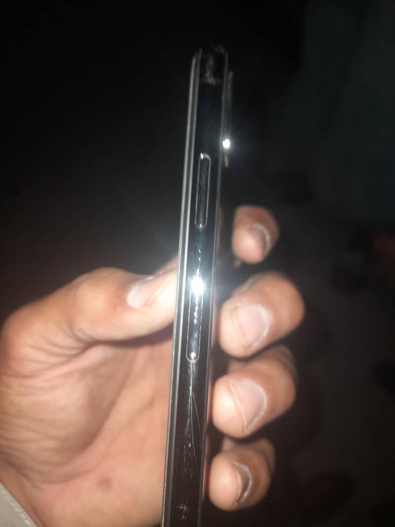 Apple iPhone XS 4