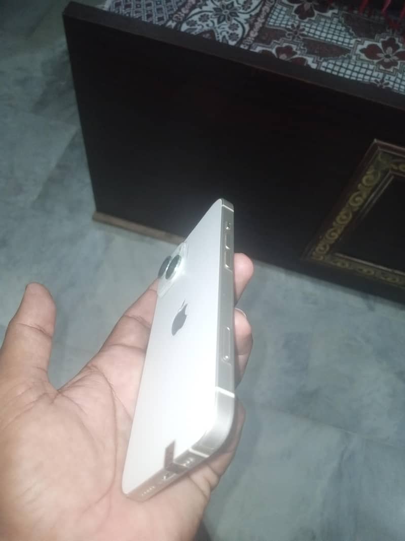 Apple iPhone 14 4