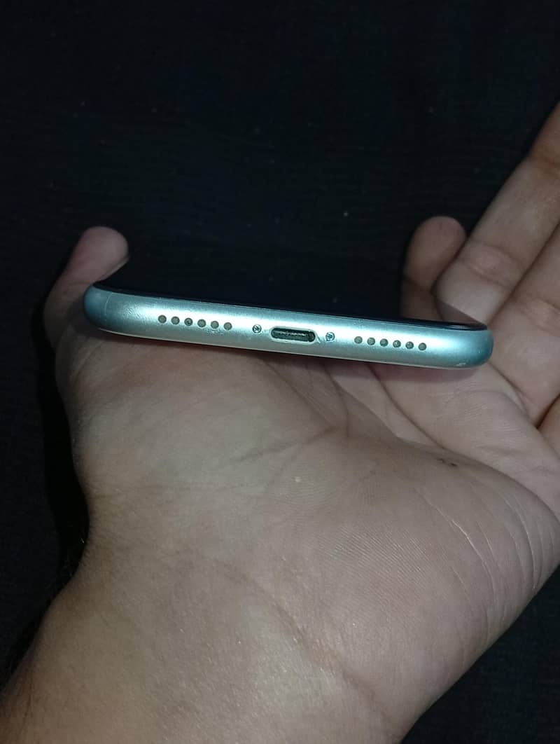 Apple iPhone 11 5