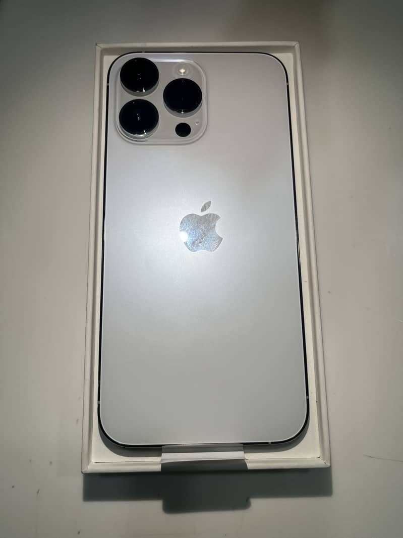 Apple iPhone 14 Pro Max 1