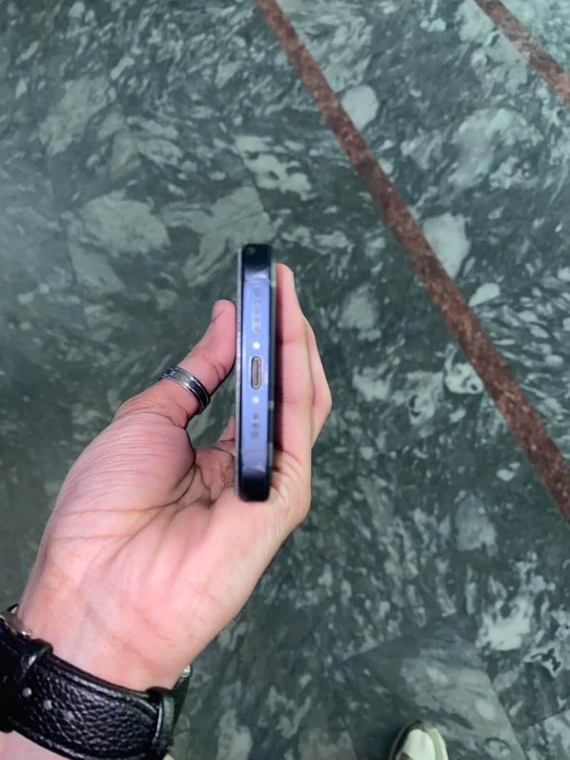 Apple iPhone 15 Pro 3