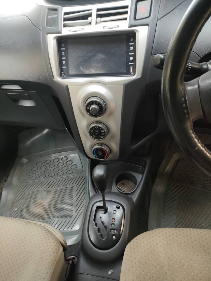 Vitz 2006 1