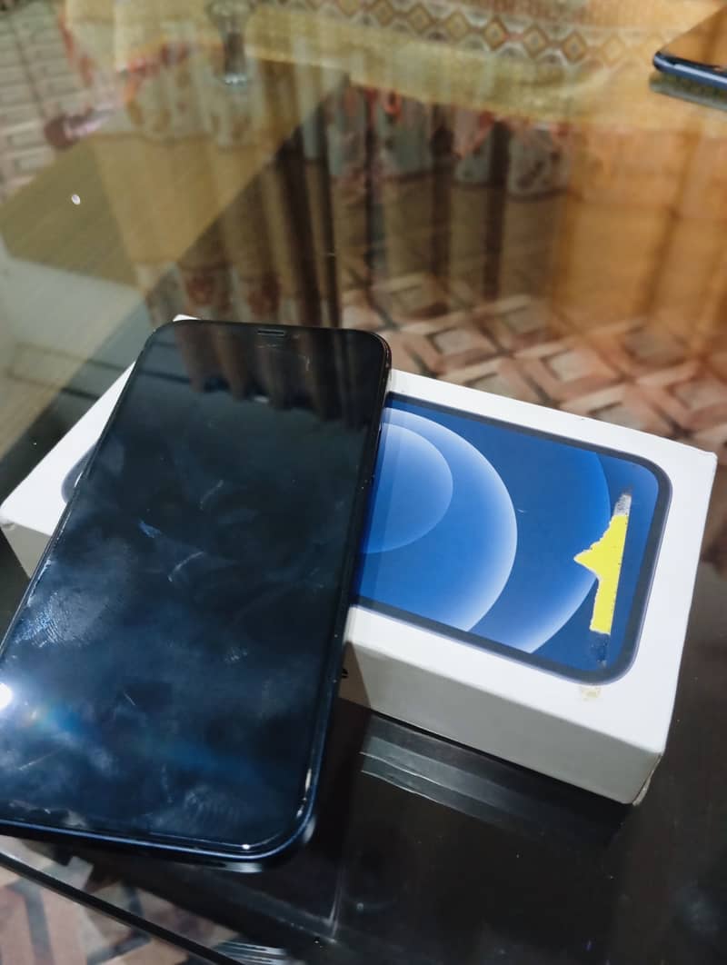 Apple iPhone 12 3