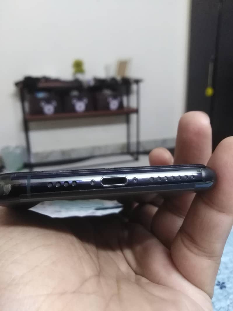Apple iPhone 11 Pro Max 2