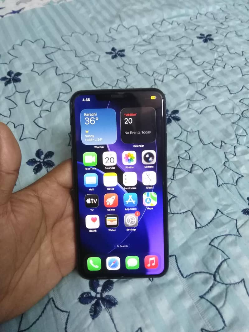 Apple iPhone 11 Pro Max 4