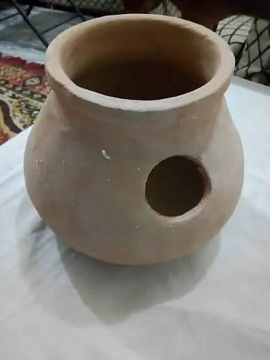 pirdes clay pot bara saiz only 40 rupee par peace tota25- 0307696387 — photo 2