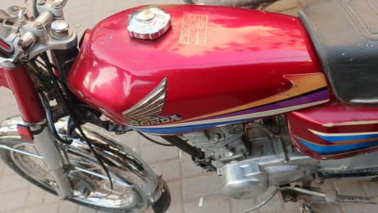 Honda 125 ok condition new tayer injan ok koi Kam nhi h bike m