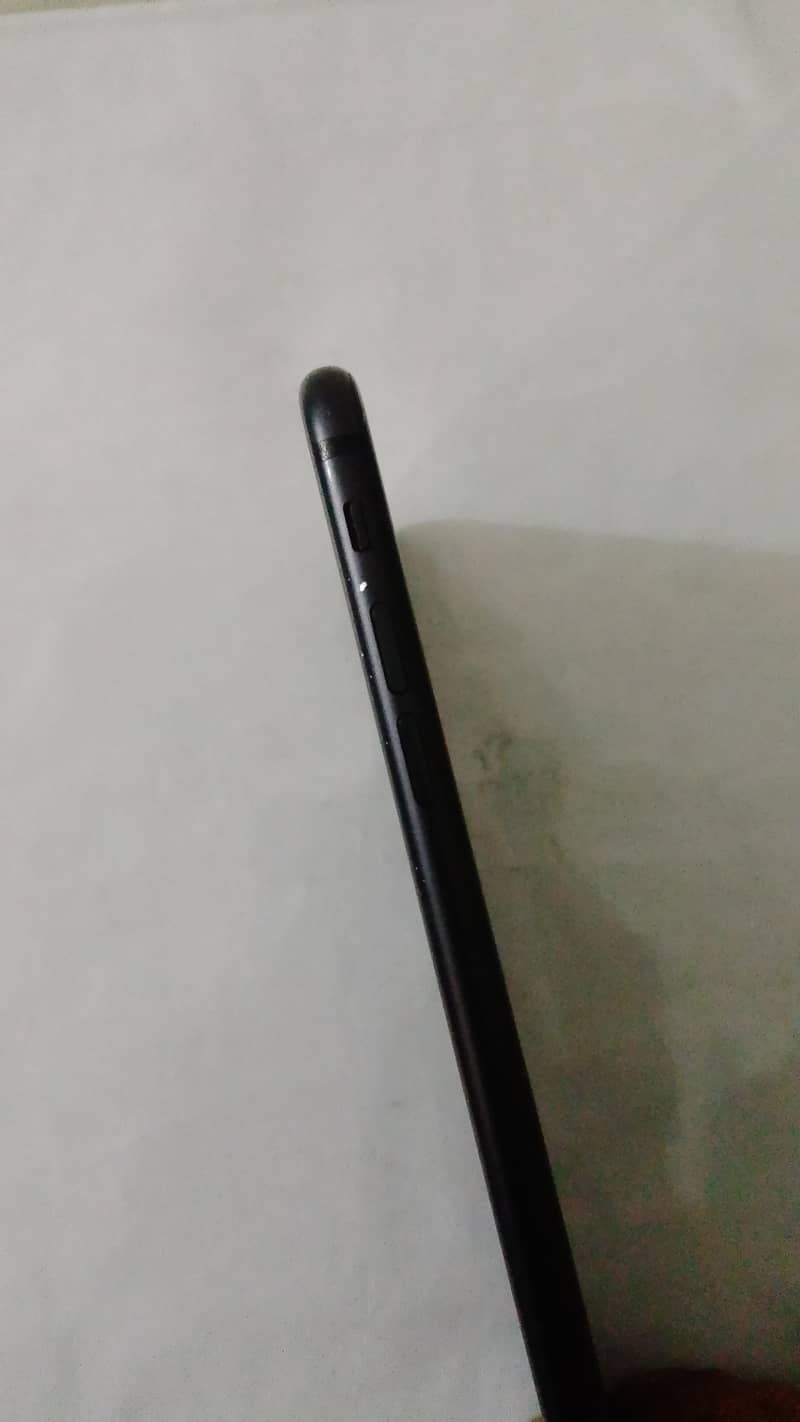 Apple iPhone 7 Plus 2