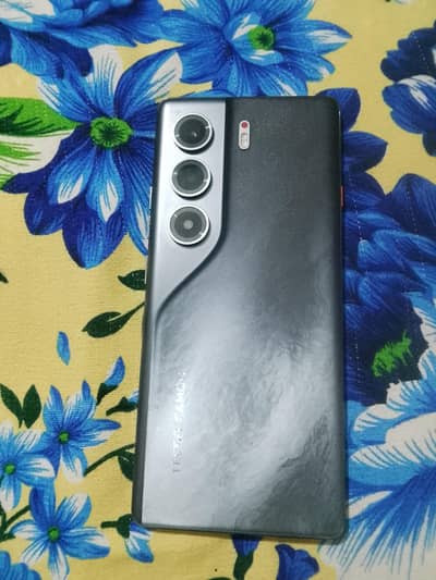 Tecno CAMON 40 Pro