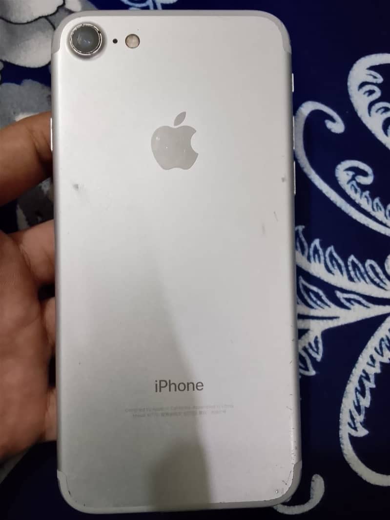 Apple iPhone 7 0