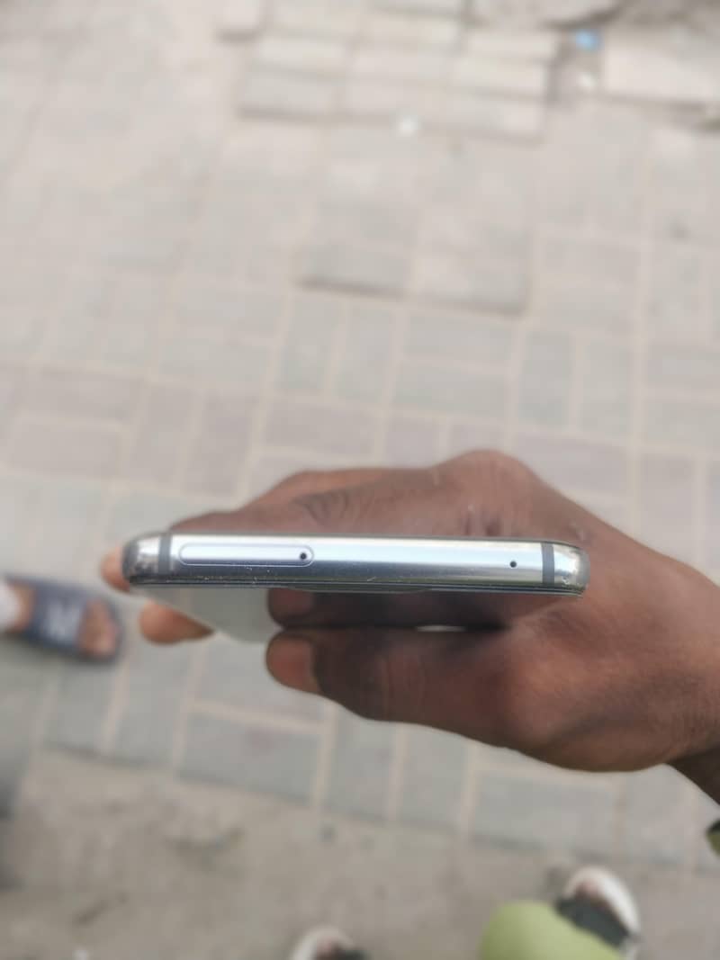 LG G7 ThinQ 4