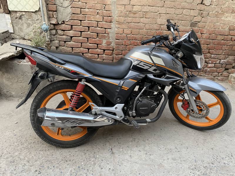 CB150F SE 1