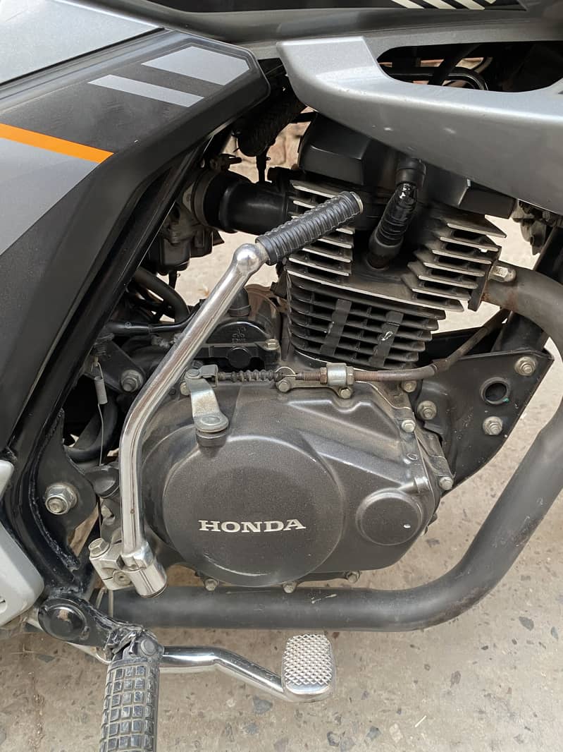 CB150F SE 3