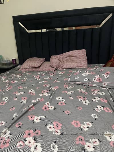 Bed set with dressing table two side table