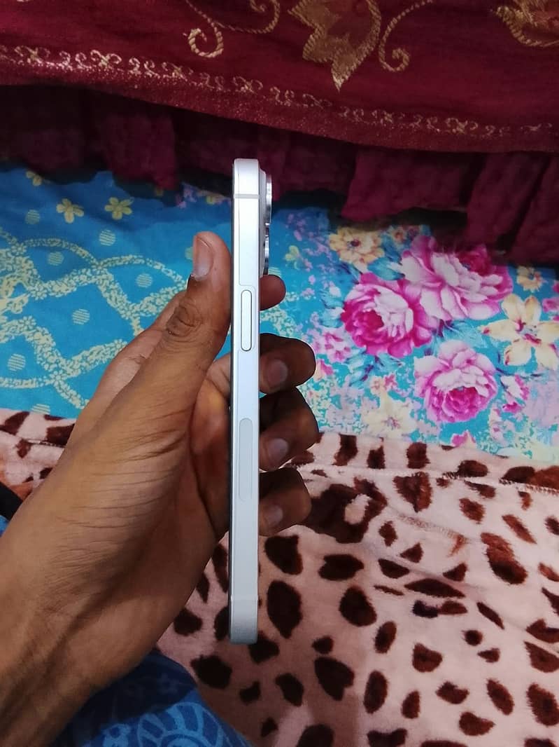 Apple iPhone 14 2