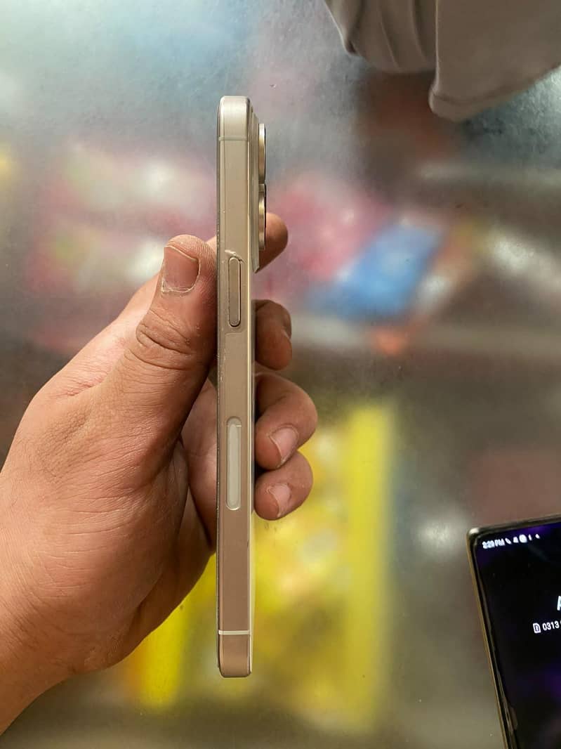 Apple iPhone 15 Pro Max 1