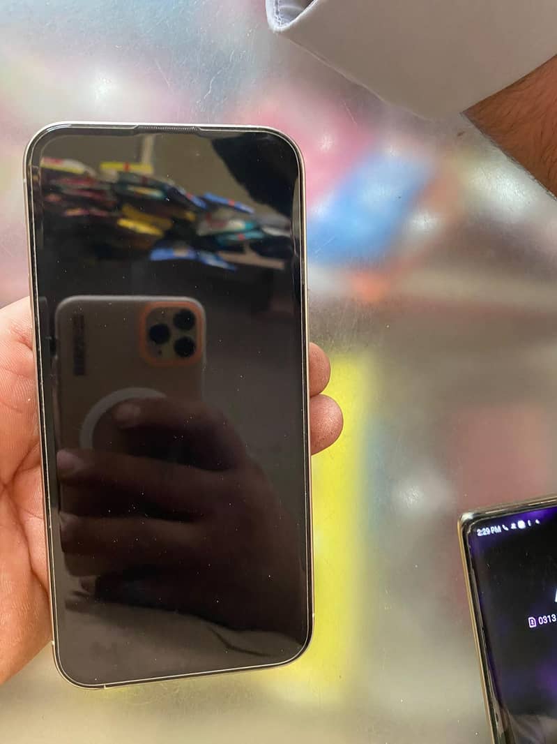 Apple iPhone 15 Pro Max 5