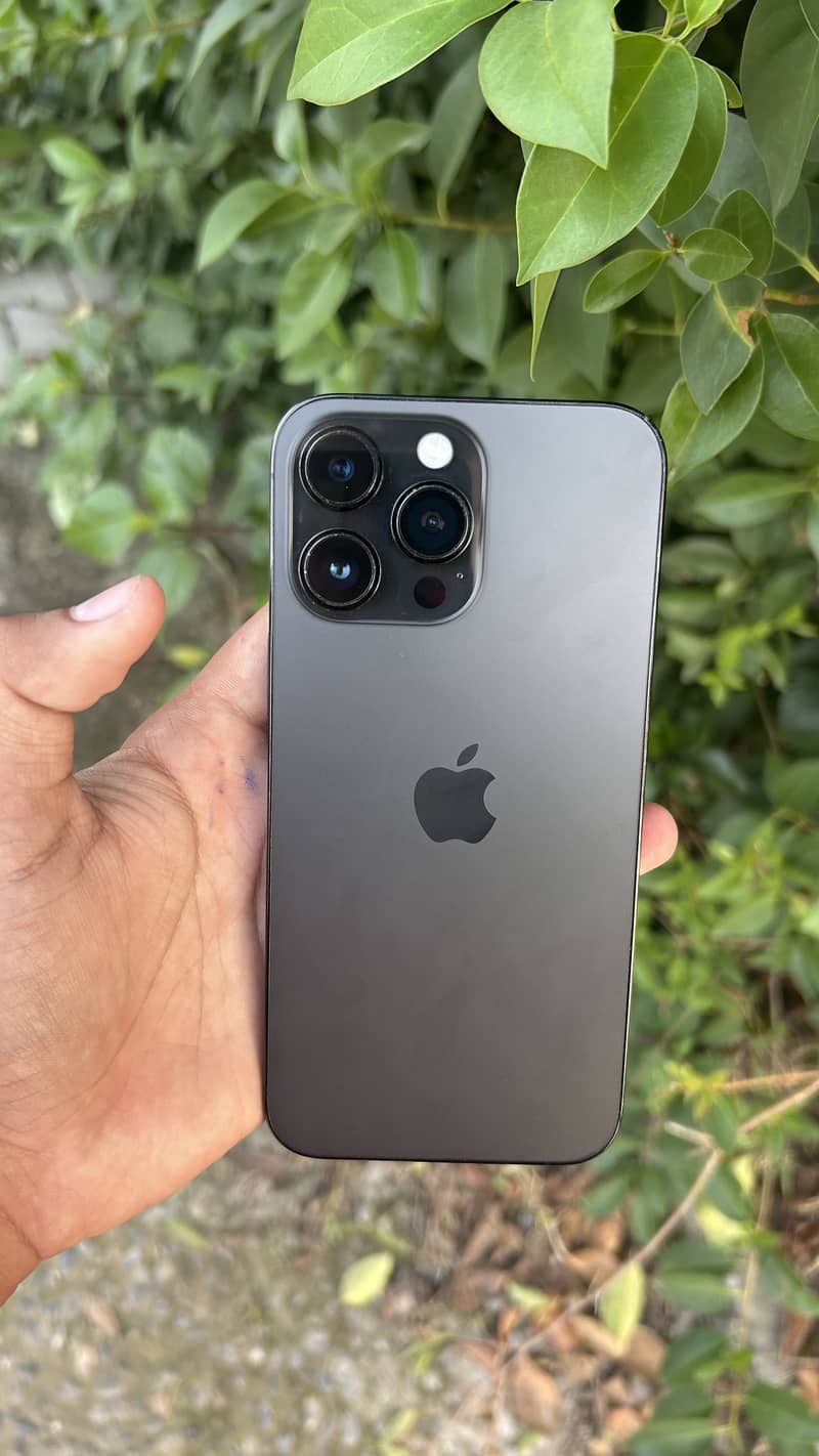 Apple iPhone 14 Pro Max 0