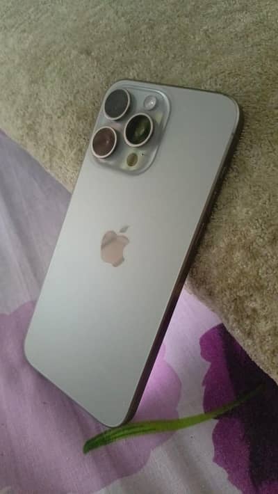 15 pro max natural titanium 10/10 condition