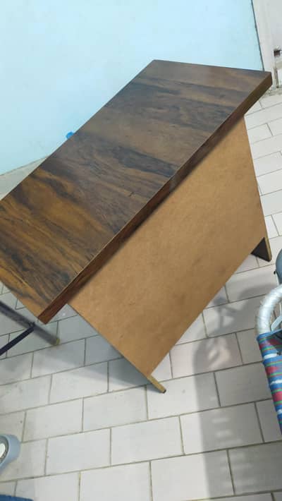 Table New condition 100/100