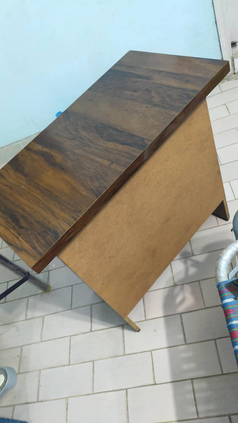Table New condition 100/100 0