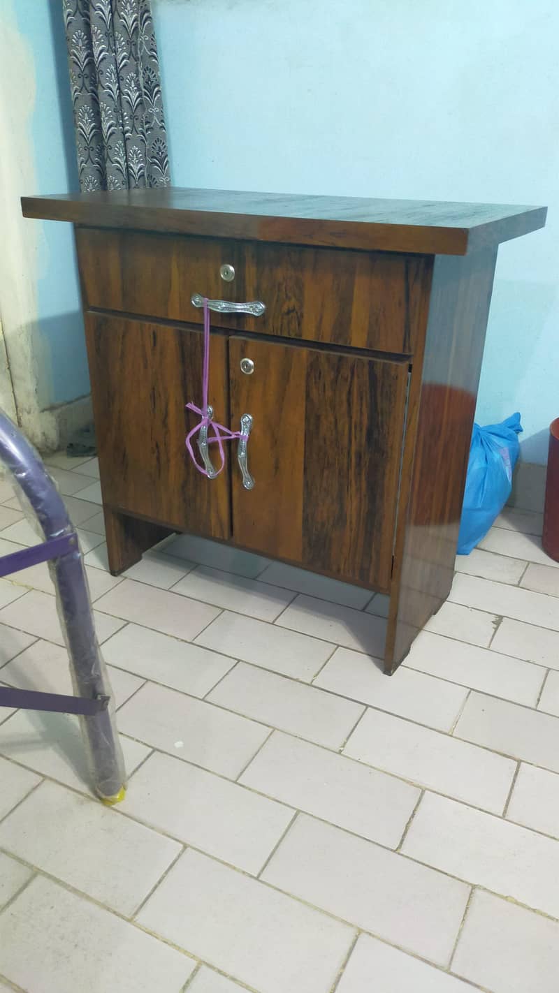 Table New condition 100/100 1