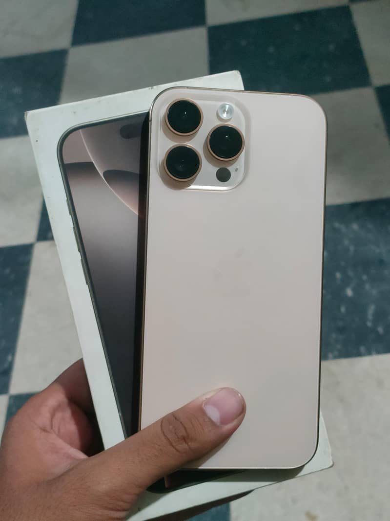 Apple iPhone 16 Pro Max 0