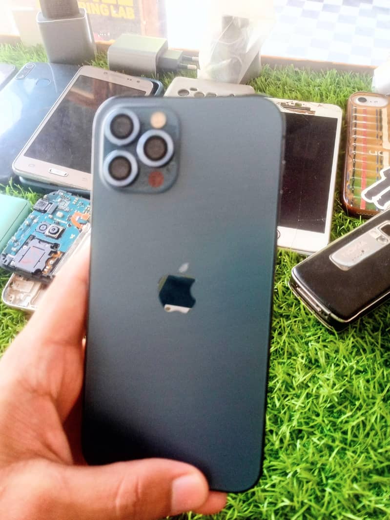 Apple iPhone 12 Pro 0