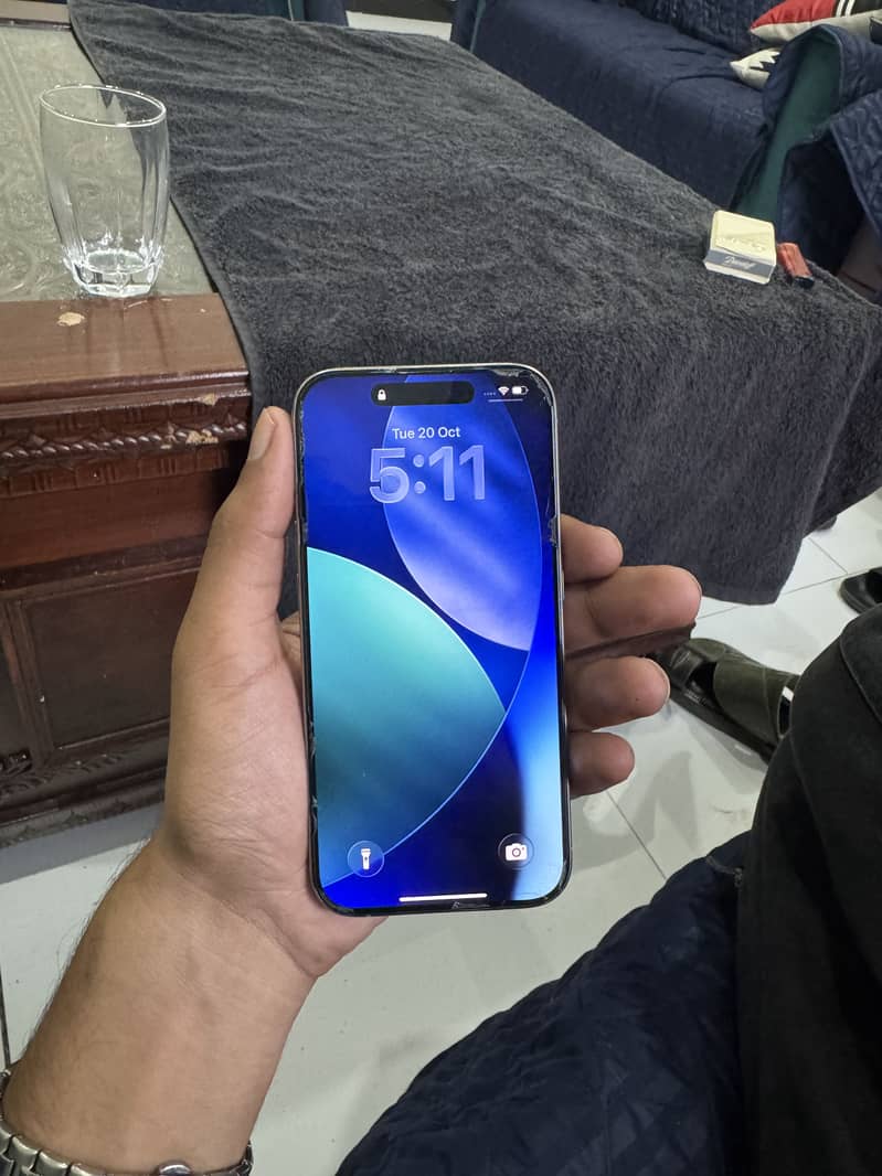 Apple iPhone 15 Pro 0