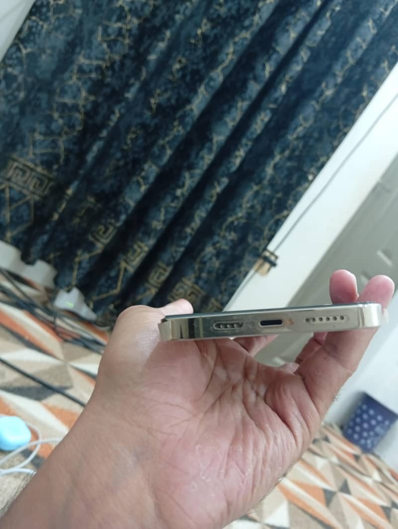 Apple iPhone 14 Pro Max 3