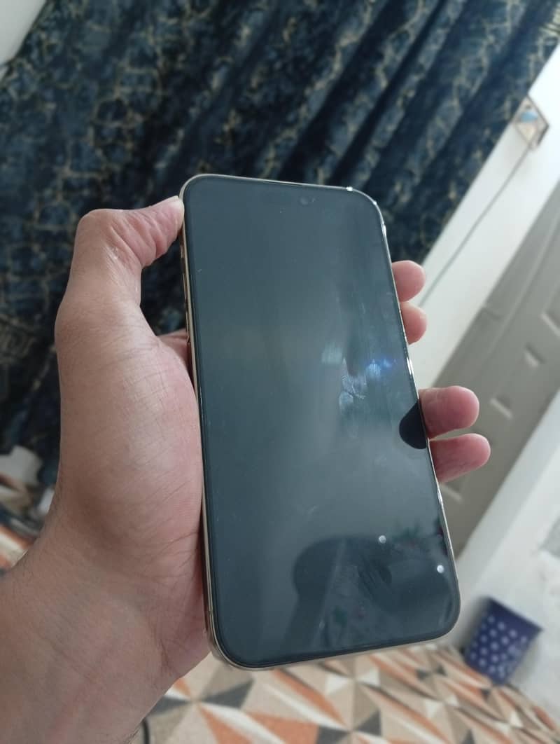 Apple iPhone 14 Pro Max 6