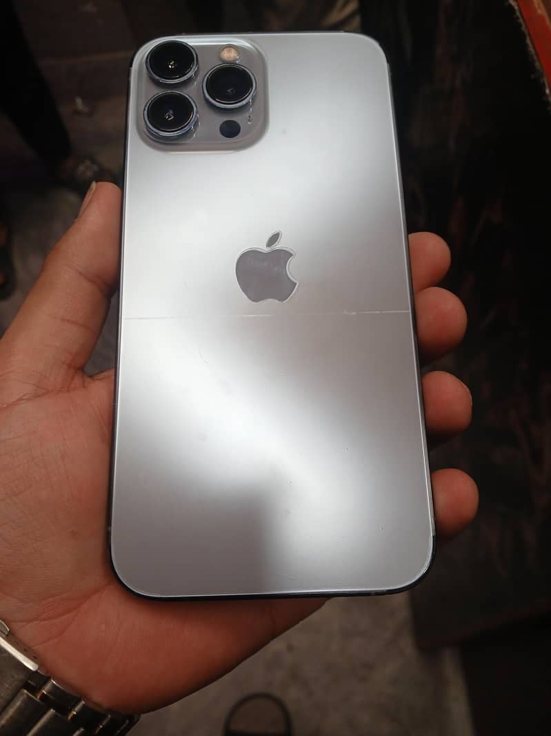 Apple iPhone 13 Pro Max 1