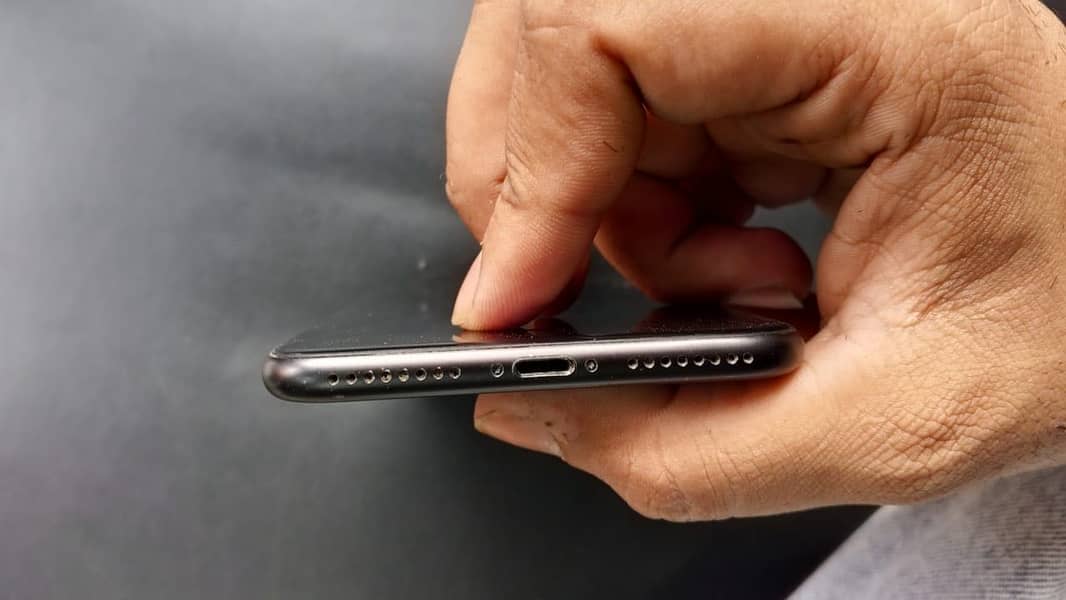 Apple iPhone 7 Plus 0