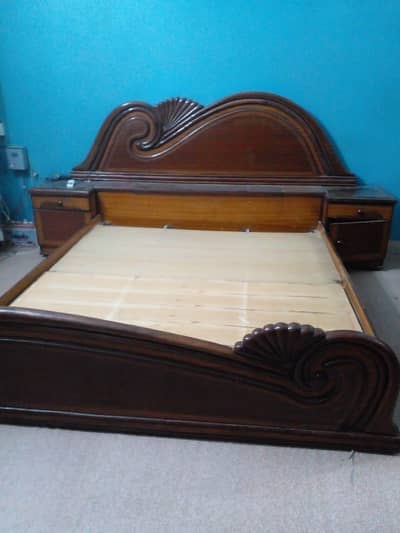 COMPLETE WOODEN BEDROOM FURNITURE SET